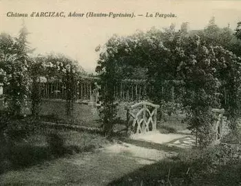 Château d'Arcizac et sa pergola